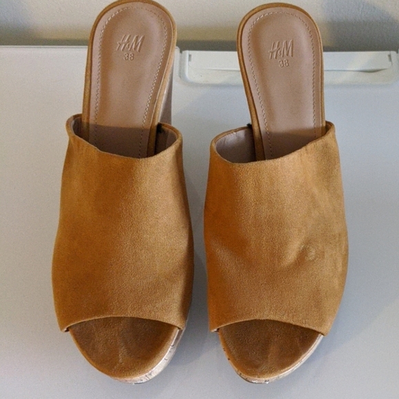 Tan Wedges - Picture 1 of 6
